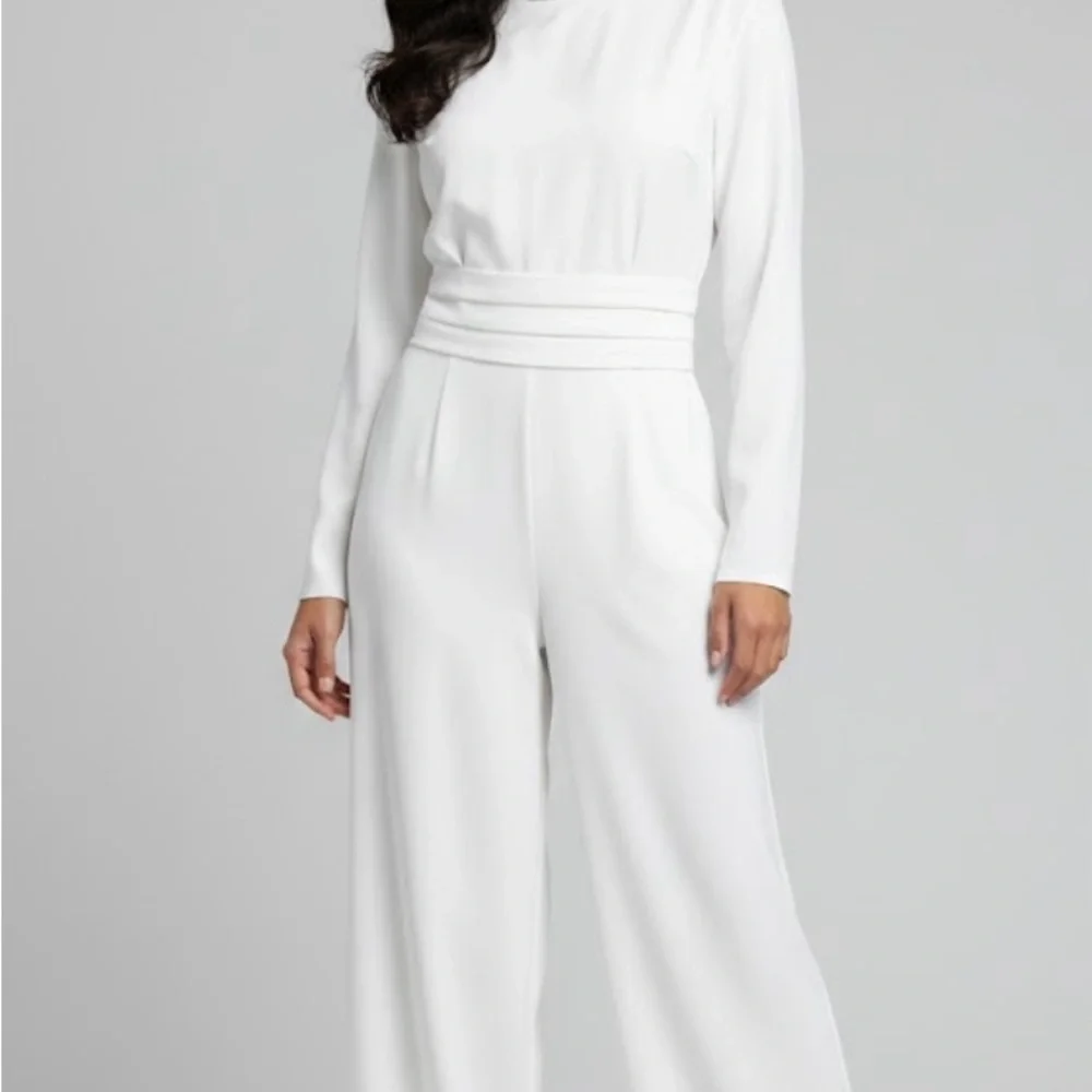 PrettyLittleThing Classic cream Jumpsuit size 6 BRAND NEW